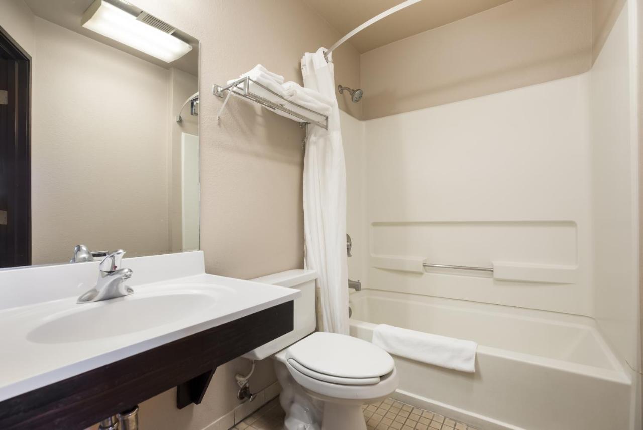 Americas Best Value Inn Sparks Exterior photo